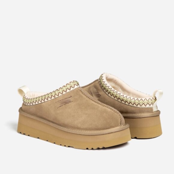 Ugg boots - Picture 1 of 4